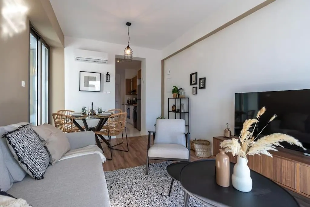 Stars 1-Bedroom Apartment In Larnaca
