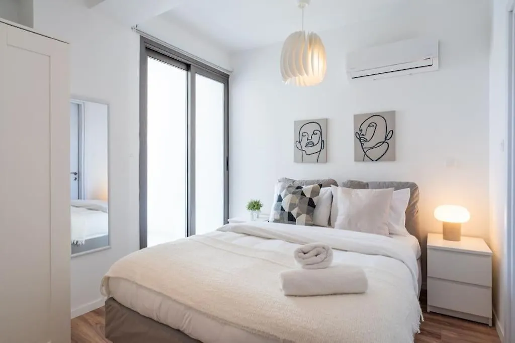 Stars 1-Bedroom Apartment In Larnaca