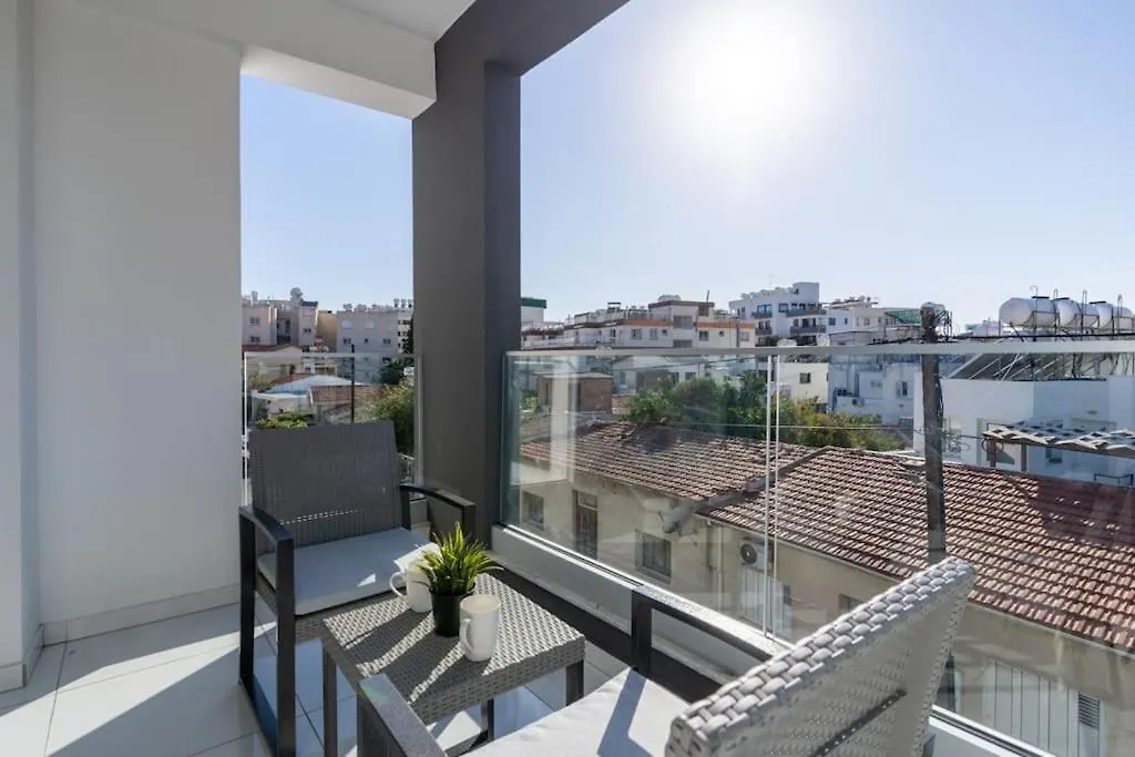 Stars 1-Bedroom Apartment In Larnaca 0*,