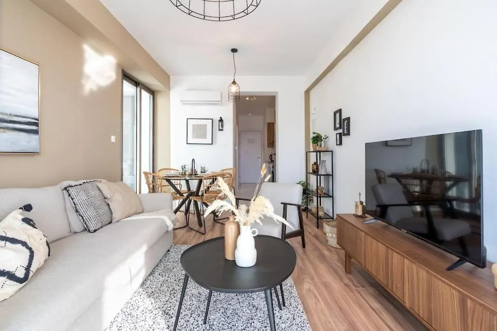 Stars 1-Bedroom Apartment In Larnaca contacts