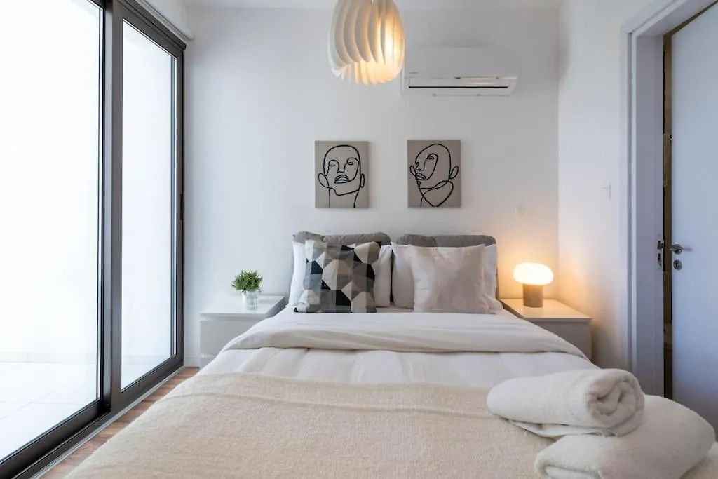 Stars 1-Bedroom Apartment In Larnaca